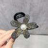 Exquisito clip de pelo con forma de flor de diamantes de imitación para mujer, de alta gama, con forma de tiburón, nuevo estilo, elegante horquilla de media anilla.