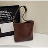 Bolsa Feminina de Grande Capacidade para Outono e Inverno, Versátil Modelo Novo 2026, Bolsa de Ombro Transversal Simples, Bolsa Saco Tendência Retrô