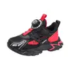 Tênis com fivela giratória, novo modelo de primavera, sapatos atléticos respiráveis, tênis esportivos leves de malha, sapatos casuais para meninos mais velhos