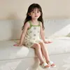 Novo conjunto de pijama para bebê, conjunto fino de roupa de casa infantil fofo estampado, conjunto de verão para meninas com camisola e shorts