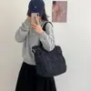 Bolsa de Viagem Tote Transfronteiriça Nova de Nylon, Bolsa Nuvem Casual de Grande Capacidade, Bolsa de Mão e Ombro Versátil de Cor Sólida para Mulheres
