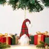Decoraciones navideñas populares en el extranjero, adornos para árbol de escena festiva, colgantes de Papá Noel con sombrero rojo navideño