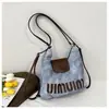 Bolsa de Ombro Casual Grande Capacidade Estilo Ocidental Simples Nicho Bolsa Tote Nova para o Outono 2025
