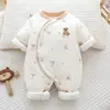 Mameluco grueso para bebé, ropa de algodón puro para recién nacidos, conjunto acolchado de otoño e invierno de 150 g estilo mariposa, ropa cálida de algodón para recién nacidos