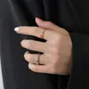 Anel de Diamante com Números Romanos Europeu e Americano para Mulheres, Aço Titânio Moderno e Personalizado, Estilo Cool, Estilo Japonês de Nicho, Anel para Dedo Indicador de Luxo Acessível