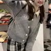 Cardigan de tricô crochê novo estilo coreano de inverno, corte solto, color block, versátil, estilo floresta retrô, casaco suéter gola boneca para mulheres
