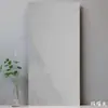 Azulejos de microcimento, 400x800, para piso, em estilo minimalista e sereno, com acabamento suave e fosco, adequados para cozinhas, varandas e banheiros