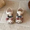 Sandálias Fofas de Laço de Cereja para Meninas 2026 Verão Novo Estilo Coreano Menina de Bebê Solado Macio Sapatos Simples de Praia