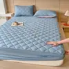 Protetor de colchão matelassê 100% algodão Classe A bordado de borboleta Capa de colchão Amazon colcha protetor de colchão matelassê 100% algodão para mãe e bebê