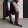 Botas Ankle Boots Vermelhas Super Bonitas com Salto Anabela, Botas Elegantes de Bico Fino para Calçar Facilmente, Botas de Cavaleiro Populares de Blogueira com Salto Médio