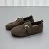 Zapatos Birkenstock para mujer, modernos y a la moda, colección otoño 2026, punta redonda, con tacón oculto para mayor altura, suela gruesa, versátiles y hechos de piel de vacuno, perfectos para uso casual.
