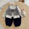 Conjunto de Otoño Ningli para Niños Nuevo Conjunto de Tres Piezas para Bebé con Tirantes Volantes Base Floral Pantalones de Chándal Niños