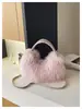 Bolso de cubo de felpa transfronterizo estilo ins de gran capacidad, bolso de hombro y bandolera para mujer, nuevo bolso versátil de moda 2025