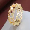 Anillo de luz con diseño de red incrustaciones de circonita lujo de alta gama diamantes de colores bicolores oro y plata anillo para el dedo nicho de alta gama versátil joyería para la mano