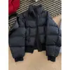 Chaqueta de Algodón Negra Corta con Cuello Alto para Mujer, Nuevo Estilo Invierno 2026, Estilo Coreano Petite, Abrigo de Alta Gama para Viaje