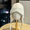 Chapéu Trapper de Veludo Cotelê Retrô Coreano para Mulheres, Chapéu Aviador Espessado com Forro de Lã para Proteger as Orelhas no Inverno para Homens, Touca Liner para Ciclismo ao Ar Livre