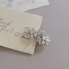 Nuevo y exquisito clip para el pelo de mariposa plateada, fresco y juvenil, para mujer, clip de alta gama para flequillo lateral, accesorio de moda y elegante para el cabello