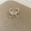 Serenidad de Té Blanco, Anillo Abierto Irregular de Perla Tejido Plegado, Anillo de Dedo Índice de Lujo Ligero de Gama Alta, Accesorio de Mano de Moda