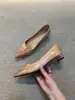 Versión de piel de oveja ~ Zapatos de mujer de estilo minimalista, color claro desgastado, punta fina, para primavera y otoño 2025, elegantes zapatos de tacón medio para ir al trabajo