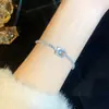 Pulsera de Zirconia Cuadrada Transfronteriza Europea y Americana, Pulsera de Lujo Ligero de Gama Alta, Súper Brillante, Diseño de Nicho, Joyería de Mano Versátil al por Mayor