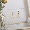 Pendientes de Aro de Perla Elegantes Retro con Aguja de Plata S925 Clip de Oreja de Metal con Tornillo Sencillo Versátil para el Trabajo