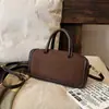 Novos Pingentes de Bolsa Outono/Inverno 2026 Forma Horizontal Simples Bolsa Versátil de Alta Qualidade para Mulheres Bolsa de Mão Vintage