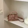 Bolsa de Mão Texturizada Nova, Fashion e Estilosa para Mulheres, Bolsa Quadrada Pequena Tendência para o Dia a Dia, Bolsa Transversal Tendência - Verão 2026