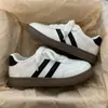 Zapatos Blancos de Suela Gruesa para Mujer 2026 Verano Nueva Moda Estilo Coreano Zapatillas Versátiles Gato Lindo Casual Zapatos de Mujer