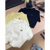 Suéter de tricô juvenil com gola polo estilo universitário para mulheres, novo suéter de manga curta para o verão de 2025, top único e super estiloso