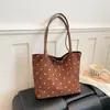 Chegada Nova Outono 2026 Bolsa Tote de Ombro Único com Design de Bolinhas de Nicho, Estilo Simples e Moderno, Grande Capacidade para o Dia a Dia