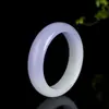 Venta al por mayor del fabricante Mascarilla exterior Pulsera de jade semipúrpura y mitad blanca Imitación de jade Hetian Flor flotante de jade blanco Pulsera para sala de transmisión en vivo violeta