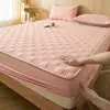 2026 Nuevo Modelo Clase A Algodón Lavado Color Sólido Acolchado Impermeable Sábana para Cama - Estilo Cuadrado Elegante