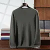 Suéter pullover de cachemir para outono e inverno, novo, masculino, gola alta média, para negócios, cor sólida, camisa base de tricô, solto e simples
