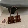 Bolso de Hombro Retro Maillard con Remaches para Mujer, Nuevo Estilo de Otoño, Moderno, Versátil, Estilo Motociclista, para el Trabajo, Bolso de Hombro Único