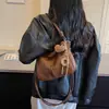 Bolsa transversal de couro macio de alta qualidade para mulheres, nova moda 2026 bolsa de ombro simples, bolsa de axila casual de grande capacidade para o dia a dia