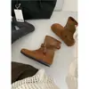 Outono de 2026 Novas Botas Martin Retro de Couro Macio Fosco com Fivela Dedo Grande Femininas Sola Plana de Puxar Botas Curtas de Trabalho