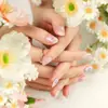Uñas Portátiles de Navidad Copo de Nieve Amor Brillo Manicura Uñas Postizas Cortas Almendra Mariposa Uñas Largas Europeas y Americanas Venta al por Mayor