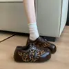 Sapatos plataforma com patchwork de estampa de leopardo para mulheres, nova coleção de outono 2026, estilo Mary Jane, que aumentam a altura, confortáveis, versáteis, tênis casuais alemães para treino