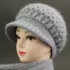 Chapéus de outono e inverno para mulheres de meia-idade e idosas, chapéus de tricô grossos e quentes de pelo de coelho com forro de veludo para senhoras idosas, avós, proteção contra o frio, proteção para as orelhas, chapéus de tricô