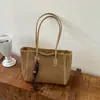 Bolsa Casual para Trajeto Transfronteiriço Feminina Grande Capacidade 2026 Nova Outono Versátil Retrô Bolsa de Ombro Único Bolsa Tote Fashion