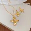Collar de flor de circón bañado en oro real de 14k, cadena de clavícula estilo commuter exquisita, joyería de lujo ligero de alta gama para mujer al por mayor