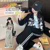 Conjunto de Otoño para Niñas 2026 Nuevo de Moda Infantil Casual Deportivo de Dos Piezas para Niños Mayores, Estilo Moderno de Primavera y Otoño