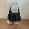 Bolsa tote de couro macio plissada de design retrô de nicho transfronteiriça para mulheres, moderna, simples, cor sólida, bolsa de mão e bolsa de ombro da moda