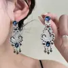 Pendientes Retro Estilo Palacio Aguja de Plata, Exquisitos Pendientes de Cristal Azul, Pendientes Largos de Perlas Incrustados con Diamantes, Lujo Accesible y Pendientes de Gama Alta