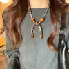 Coleção de Lenços de Seda Estampa de Leopardo ~ Colar com Coração Estampado e Contas de Madeira de Nicho Design Único Feminino Corrente para Clavícula Ajustável