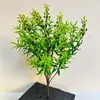 Manos de plantas verdes artificiales para proyectos de decoración suave de habitaciones modelo de casa de huéspedes y hotel, decoración de pared de fondo, césped artificial al por mayor