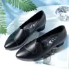 Sapatos de Trabalho Femininos Novos para o Outono de 2026, com Solado Macio, Salto Bloco, Slip-On, Sapatos de Couro para Escritório, Profissionais, Leves, Sapatos para Mães, Sapatos de Salto Baixo