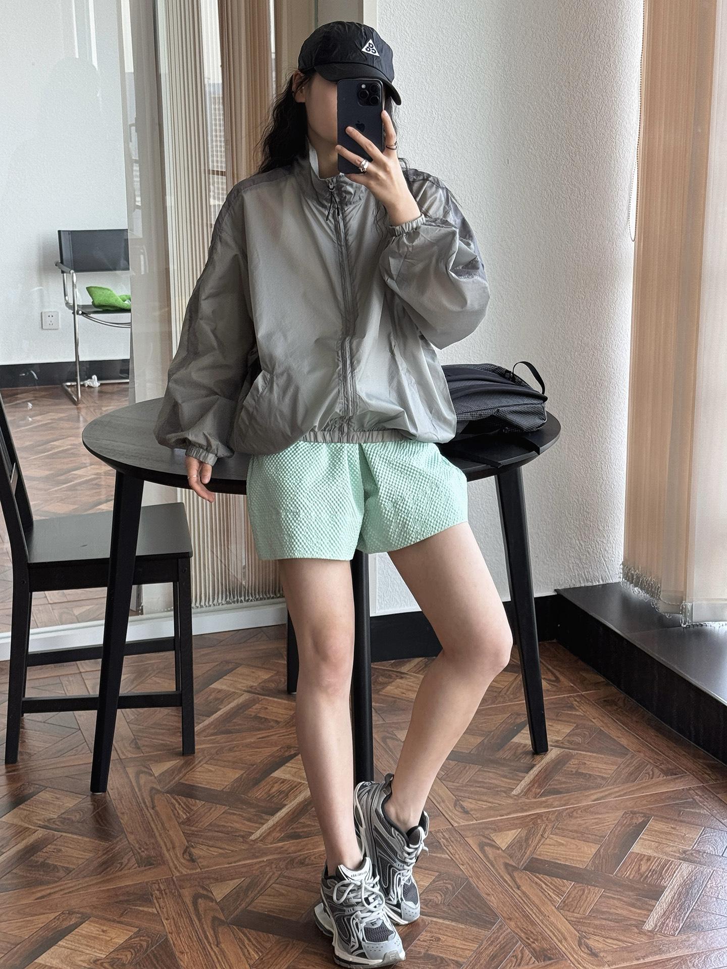 E8798C12-9488-4F22-AB37-C5E687