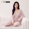(Bunai VIP) Conjunto de pijama de três peças com design original para outono e inverno, com mangas compridas e calças compridas, moderno para mulheres, pode ser usado fora de casa