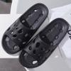 Zapatillas de baño antideslizantes para hombre, de verano, para interiores, silenciosas, huecas, antifugas, con suela suave, para mujer